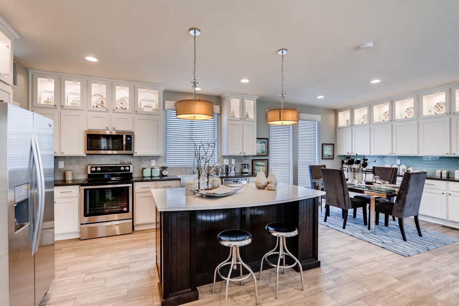 Custom Interior Features